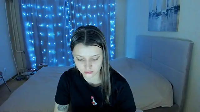 Snapshot of SoniNesti chatting on February 6, 2025, 3:09 pm SoniNesti online show from February 6, 2025, 3:09 pm