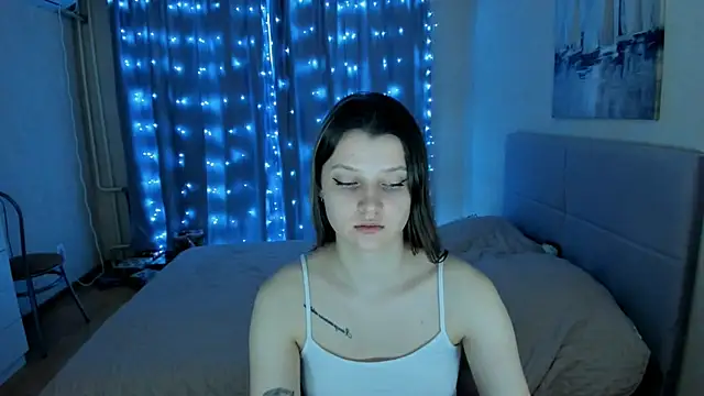 Snapshot of SoniNesti chatting on February 14, 2025, 3:36 pm SoniNesti online show from February 14, 2025, 3:36 pm