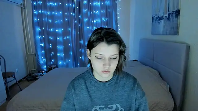 Snapshot of SoniNesti chatting on February 18, 2025, 11:11 am SoniNesti online show from February 18, 2025, 11:11 am