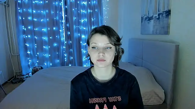 Snapshot of SoniNesti chatting on February 19, 2025, 2:12 pm SoniNesti online show from February 19, 2025, 2:12 pm