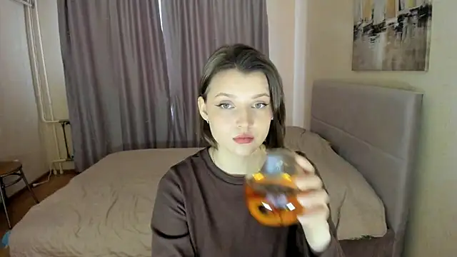 Snapshot of SoniNesti chatting on March 14, 2025, 11:56 am SoniNesti online show from March 14, 2025, 11:56 am