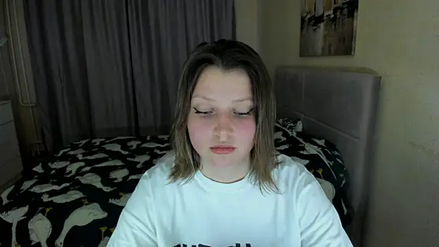 Snapshot of SoniNesti chatting on September 24, 2025, 3:15 pm SoniNesti online show from September 24, 2025, 3:15 pm