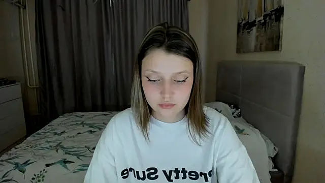 Snapshot of SoniNesti chatting on October 1, 2025, 2:45 pm SoniNesti online show from October 1, 2025, 2:45 pm