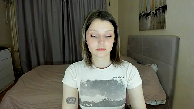 Snapshot of SoniNesti chatting on October 15, 2025, 2:50 pm SoniNesti online show from October 15, 2025, 2:50 pm