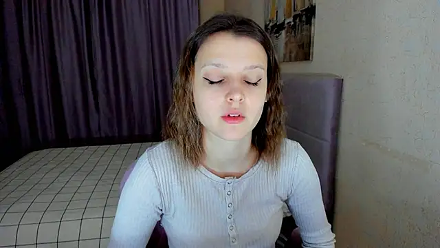 Snapshot of SoniNesti chatting on November 15, 2025, 2:57 pm SoniNesti online show from November 15, 2025, 2:57 pm