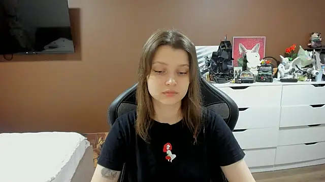SoniNesti online show from June 26, 2026, 3:49 pm