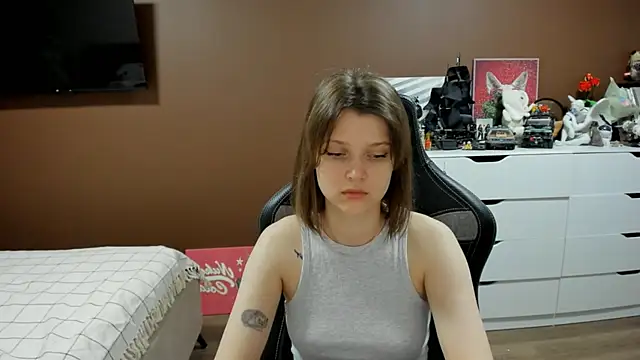 SoniNesti online show from July 28, 2026, 2:46 pm