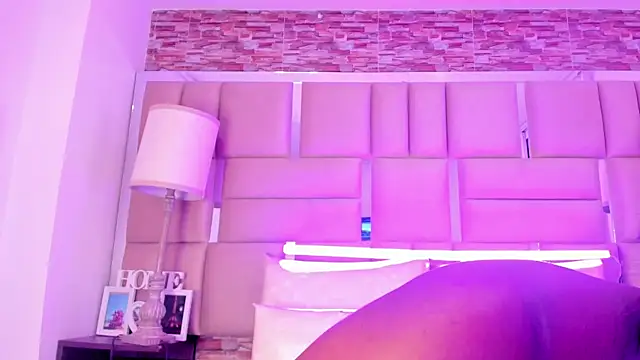 Snapshot of ShaniaBrownn chatting on October 11, 2025, 7:56 pm ShaniaBrownn online show from October 11, 2025, 7:56 pm