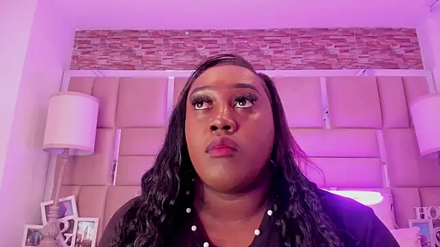 ShaniaBrownn online show from March 20, 2026, 7:41 pm