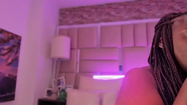ShaniaBrownn online show from May 24, 2026, 7:41 pm
