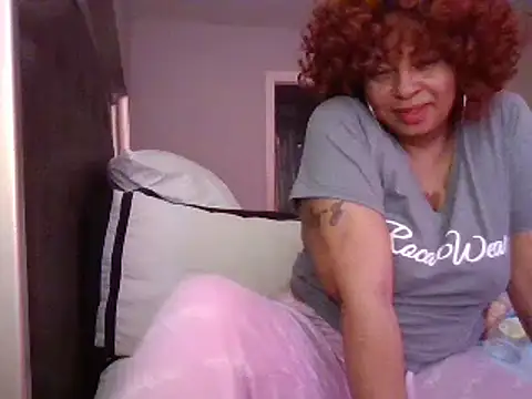 MSweetLindaParks online show from January 13, 2025, 12:35 pm