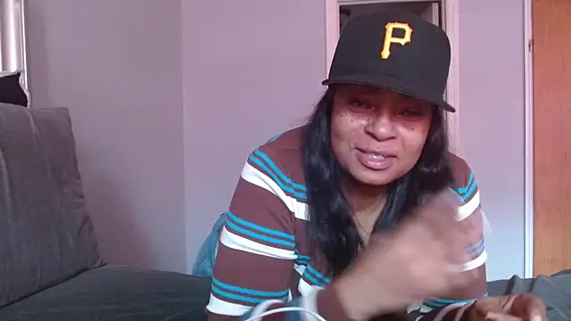 MSweetLindaParks online show from March 21, 2026, 1:48 pm