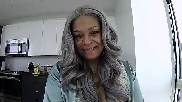 Snapshot of MSweetLindaParks chatting on May 19, 2026, 3:40 pm MSweetLindaParks online show from May 19, 2026, 3:40 pm