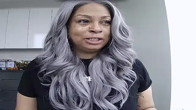 Snapshot of MSweetLindaParks chatting on May 23, 2026, 11:47 am MSweetLindaParks online show from May 23, 2026, 11:47 am