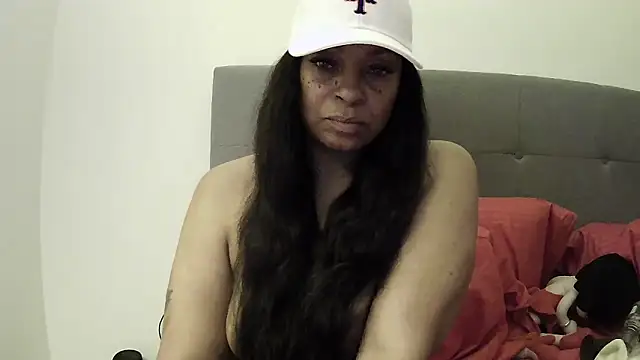 Snapshot of MSweetLindaParks chatting on June 14, 2026, 5:20 am MSweetLindaParks online show from June 14, 2026, 5:20 am