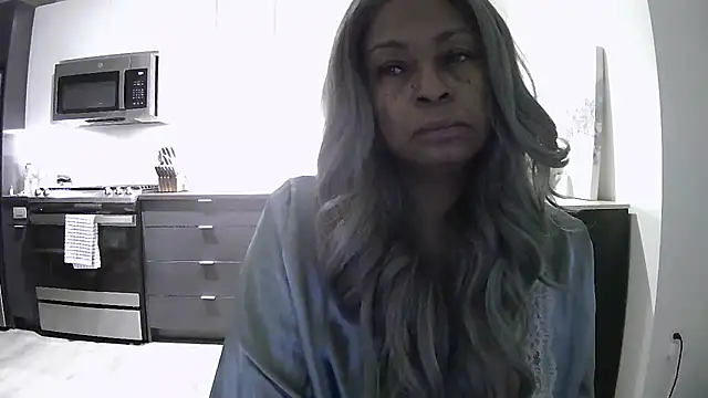 Snapshot of MSweetLindaParks chatting on July 16, 2026, 1:22 am MSweetLindaParks online show from July 16, 2026, 1:22 am