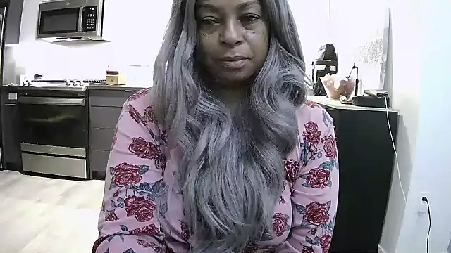 Snapshot of MSweetLindaParks chatting on July 19, 2026, 9:13 am MSweetLindaParks online show from July 19, 2026, 9:13 am