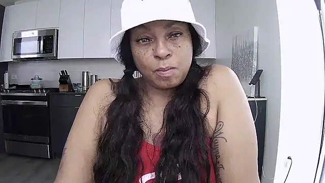 Snapshot of MSweetLindaParks chatting on July 21, 2026, 5:48 pm MSweetLindaParks online show from July 21, 2026, 5:48 pm