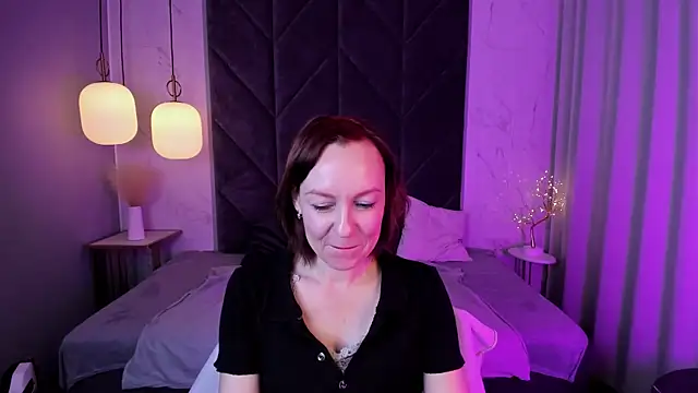 Snapshot of NikaGentle chatting on October 19, 2025, 5:41 am NikaGentle online show from October 19, 2025, 5:41 am