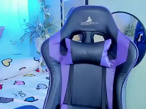 Snapshot of AnaPola chatting on January 19, 2025, 6:53 pm AnaPola online show from January 19, 2025, 6:53 pm