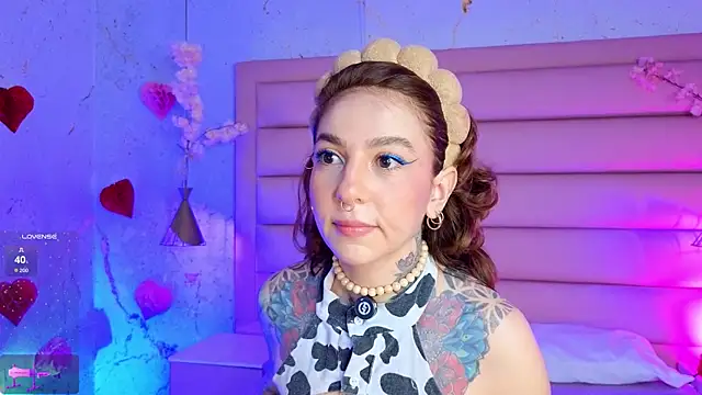 Snapshot of Evangelyne_1 chatting on May 8, 2026, 3:39 pm Evangelyne 1 online show from May 8, 2026, 3:39 pm