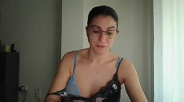 Snapshot of Sanada_hot chatting on February 2, 2025, 8:24 am Sanada hot online show from February 2, 2025, 8:24 am