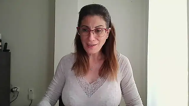 Snapshot of Sanada_hot chatting on October 9, 2025, 12:25 pm Sanada hot online show from October 9, 2025, 12:25 pm