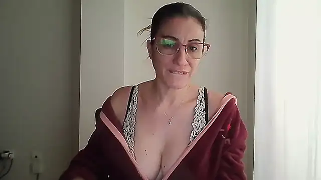 Snapshot of Sanada_hot chatting on November 12, 2025, 8:48 am Sanada hot online show from November 12, 2025, 8:48 am