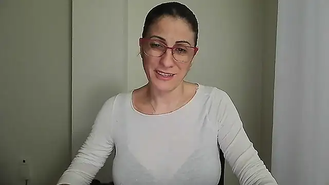 Snapshot of Sanada_hot chatting on December 18, 2025, 3:29 pm Sanada hot online show from December 18, 2025, 3:29 pm