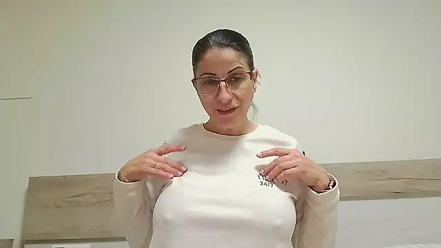 Snapshot of Sanada_hot chatting on January 14, 2026, 9:37 am Sanada hot online show from January 14, 2026, 9:37 am