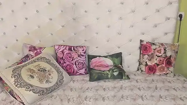 Snapshot of DoraMay chatting on September 25, 2025, 7:45 am DoraMay online show from September 25, 2025, 7:45 am