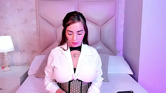 Snapshot of ambar_sullivan chatting on November 2, 2025, 11:34 am ambar sullivan online show from November 2, 2025, 11:34 am