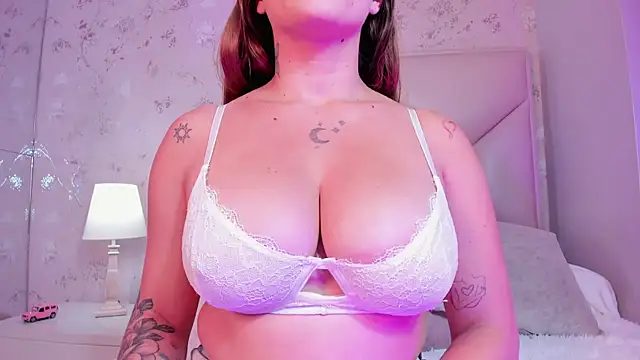 Snapshot of ambar_sullivan chatting on November 26, 2025, 11:33 am ambar sullivan online show from November 26, 2025, 11:33 am