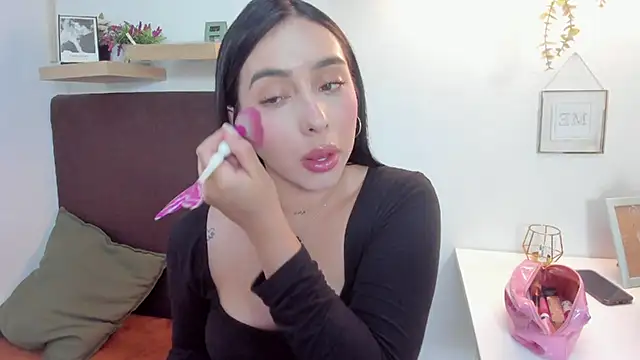 isabella jade online show from February 17, 2025, 7:10 pm