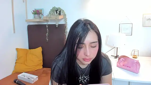 isabella jade online show from March 18, 2025, 12:38 am