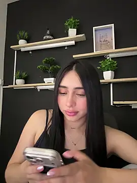 isabella jade online show from February 25, 2026, 8:40 pm