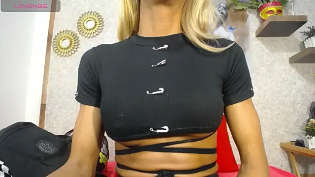 Snapshot of SexyLindaBig chatting on October 2, 2025, 3:08 pm SexyLindaBig online show from October 2, 2025, 3:08 pm