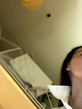 Nicole-Ray online show from September 18, 2025, 9:50 pm