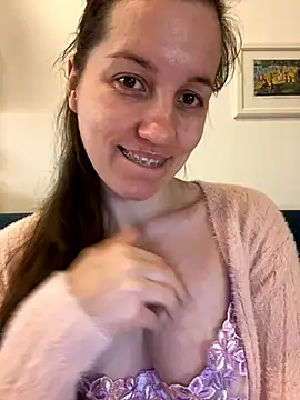 Nicole-Ray online show from October 24, 2025, 5:48 am