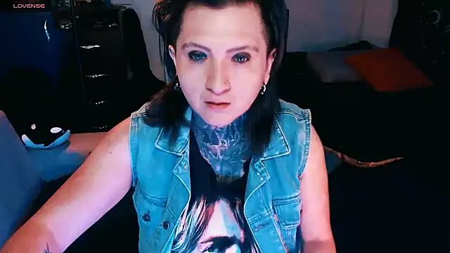 Snapshot of Marieblueeyes chatting on October 1, 2025, 9:54 pm Marieblueeyes online show from October 1, 2025, 9:54 pm