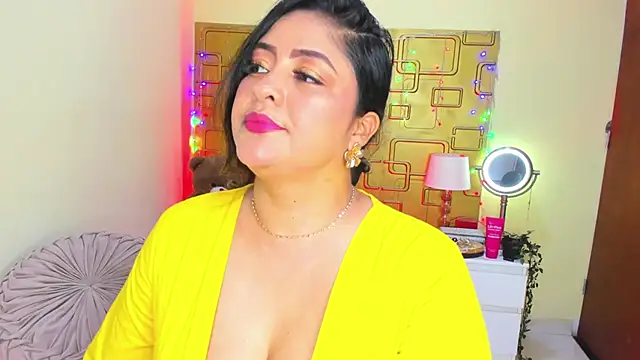 Julia Haye online show from June 3, 2026, 3:09 am