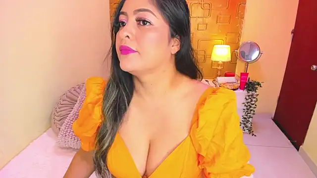 Snapshot of Julia_Haye chatting on June 21, 2026, 3:42 am Julia Haye online show from June 21, 2026, 3:42 am