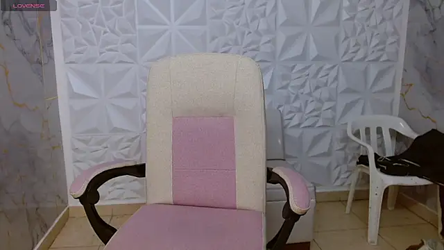 Snapshot of ManSant chatting on June 14, 2026, 6:21 pm ManSant online show from June 14, 2026, 6:21 pm