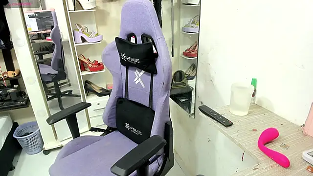 Snapshot of allsson_queen chatting on January 13, 2025, 3:23 am allsson queen online show from January 13, 2025, 3:23 am