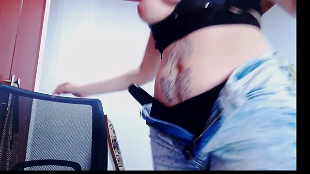 Snapshot of A_R_Y_ chatting on October 19, 2025, 6:30 pm A R Y online show from October 19, 2025, 6:30 pm