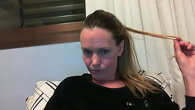 Annylove1 online show from September 29, 2025, 12:16 am