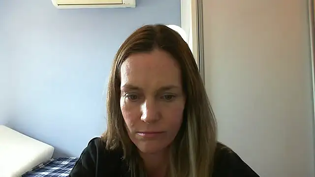 Annylove1 online show from October 22, 2025, 5:13 pm