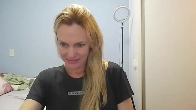 Annylove1 online show from April 23, 2026, 12:29 pm