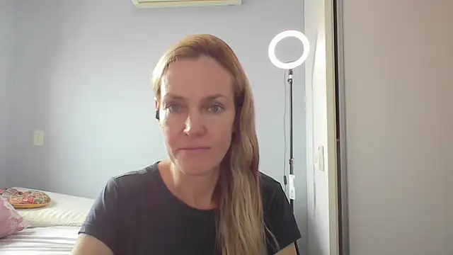 Annylove1 online show from April 29, 2026, 12:31 pm