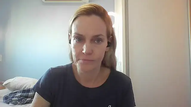 Snapshot of Annylove1 chatting on May 7, 2026, 10:42 am Annylove1 online show from May 7, 2026, 10:42 am
